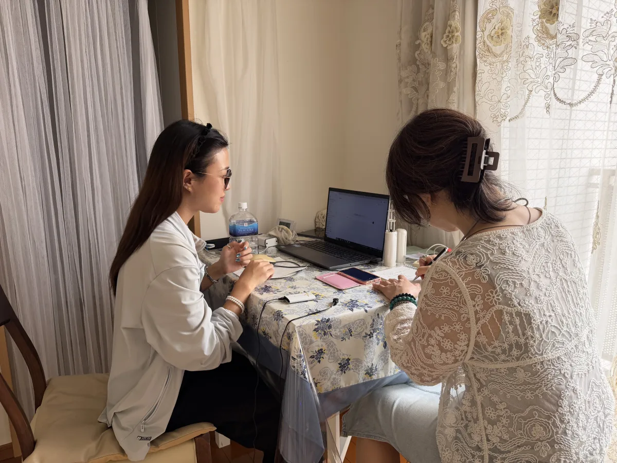 Light Mandalas practitioner consultation using precision wellness tools with a client