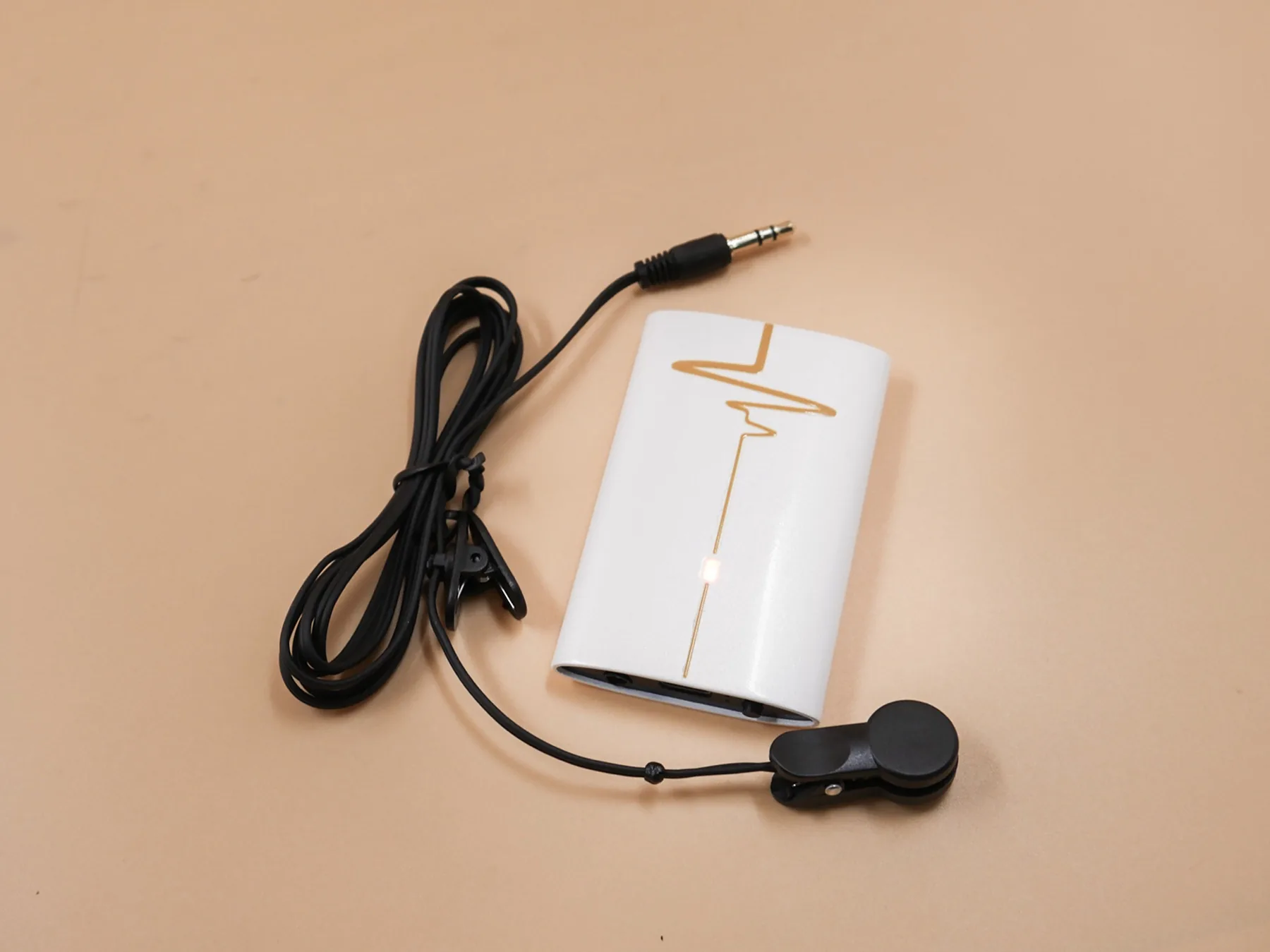 Mandala Scan sensor kit with white coherence tracker, connection cable, and ear-clip sensor