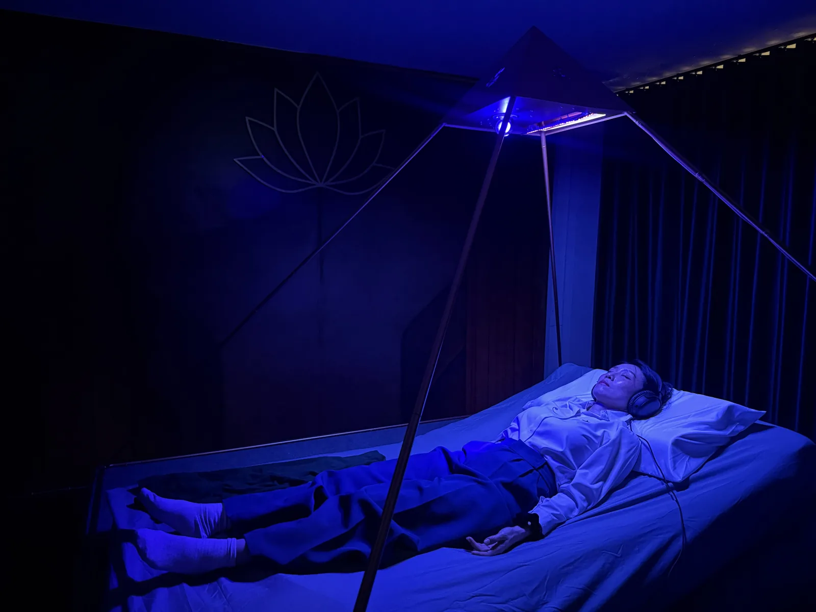 Light Mandalas Luminara Pyramid immersive room system
